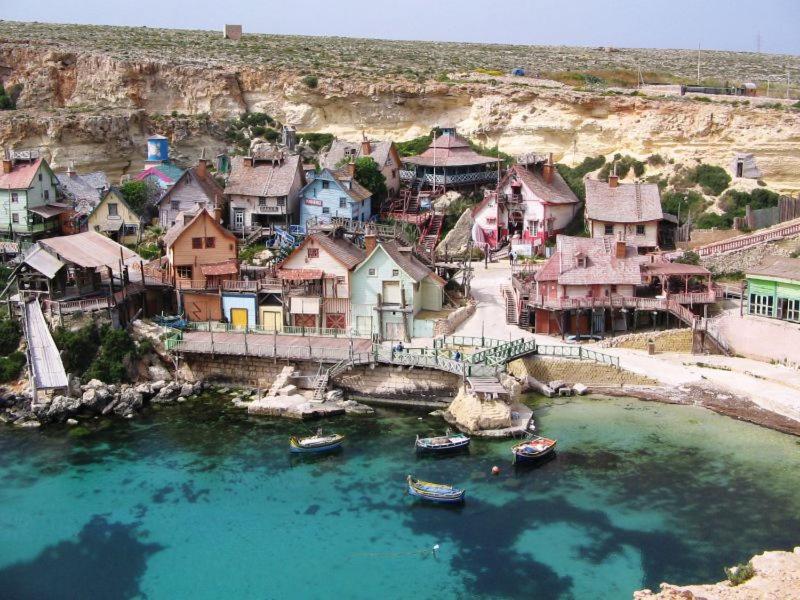 מליאהה Clifftop Modern Apartment מראה חיצוני תמונה